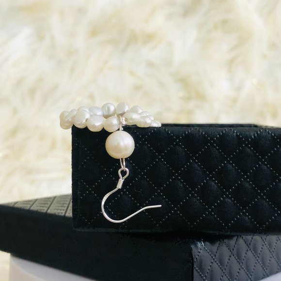 ⚠️SOLD OUT⚠️Natural Pearl Dangle Earrings - Picture 8 of 12